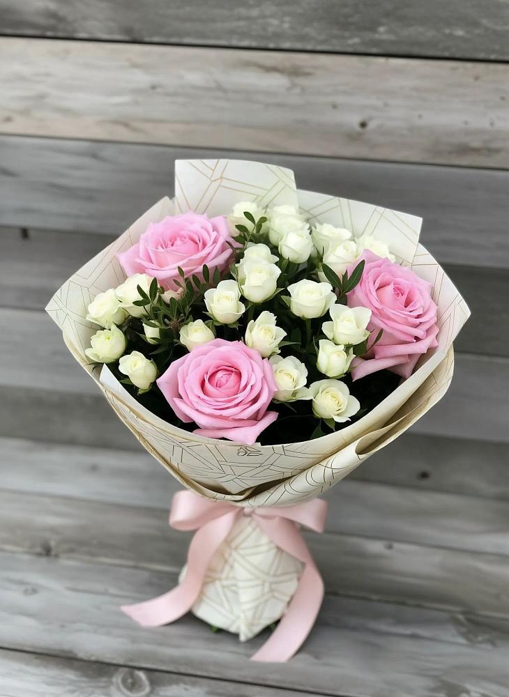 Букет цветов из: Розы в Дагестанских огнях