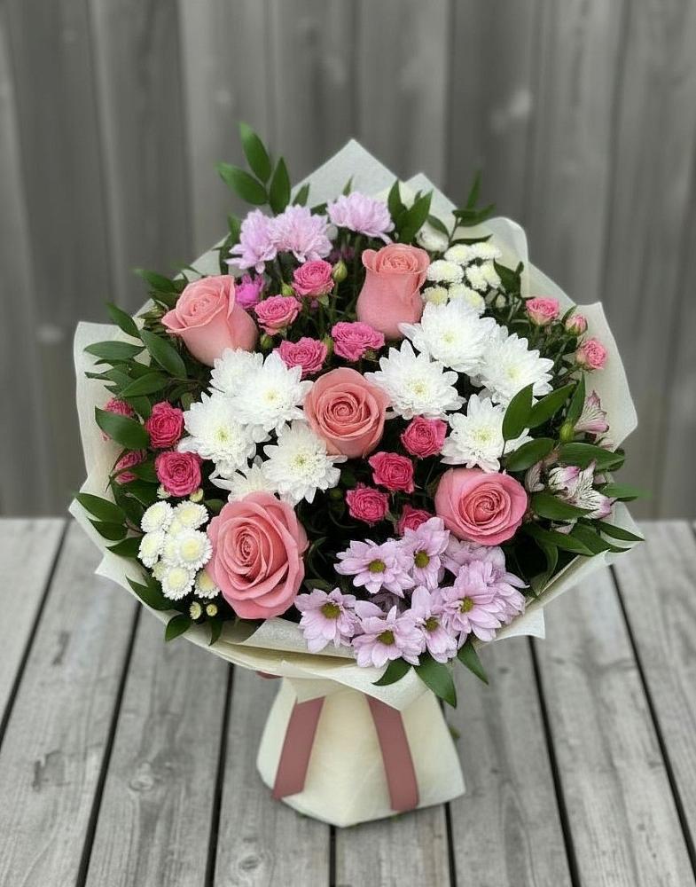 Букет цветов из: Альстромерии, Гвоздики, Розы и Хризантемы в Дагестанских огнях