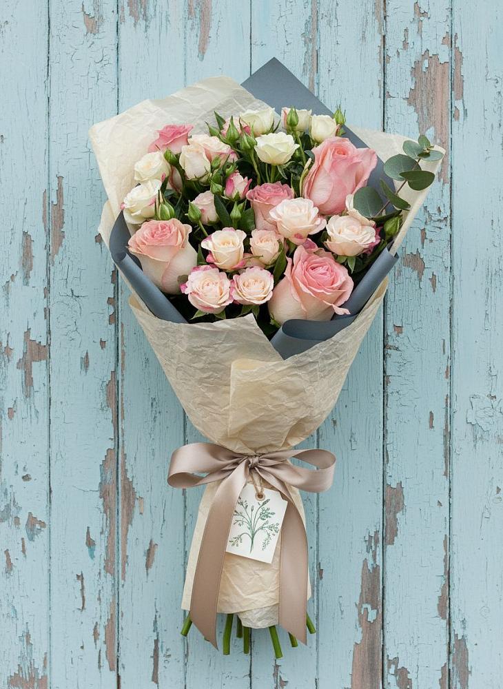 Букет цветов из: Розы в Дагестанских огнях