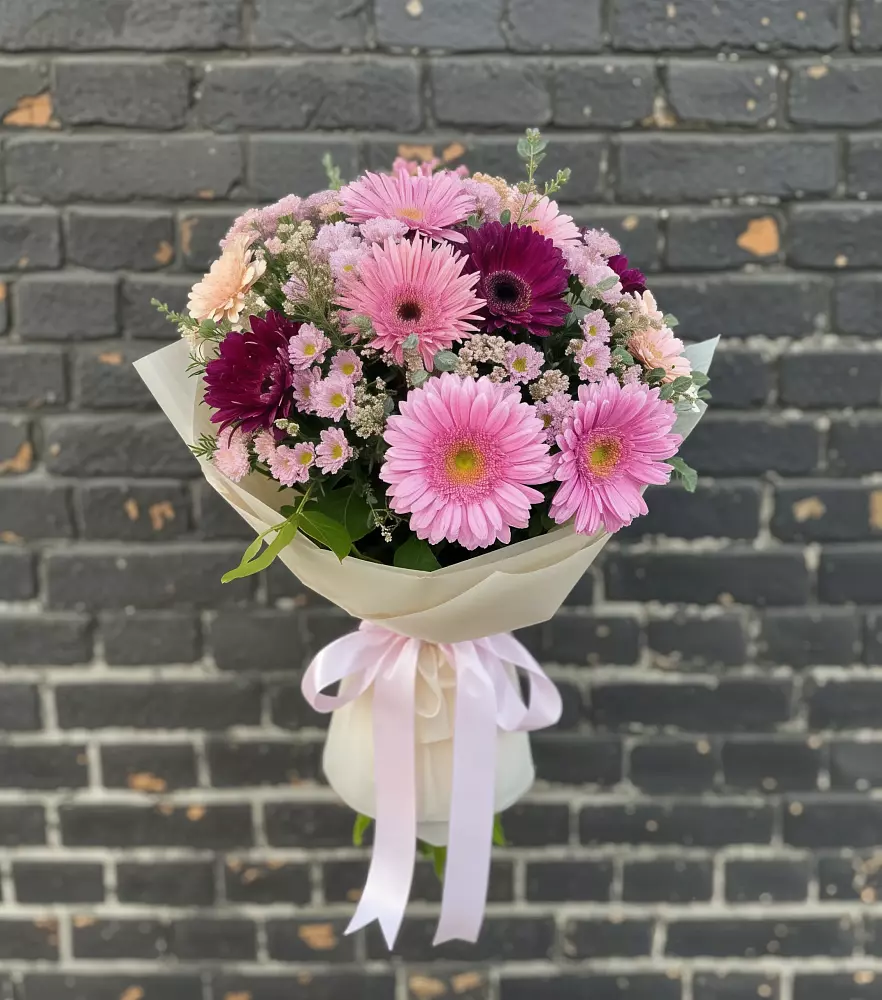 Букет цветов из: Герберы и Хризантемы в Дагестанских огнях