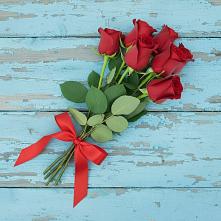 Букет Красные розы в Дагестанских огнях