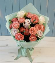 Букет цветов из:  Розы в Дагестанских огнях