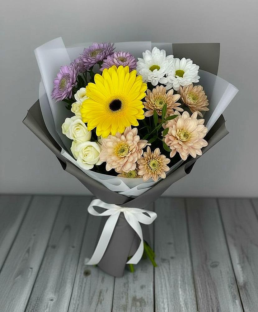 Букет цветов из: Розы, Герберы и Хризантемы в Дагестанских огнях