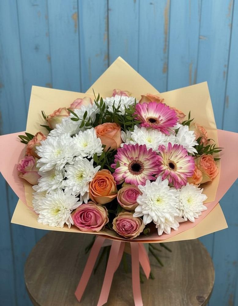 Букет цветов из: Розы, Герберы и Хризантемы в Дагестанских огнях