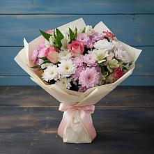 Букет цветов из:  Хризантемы, Альстромерии и Розы в Дагестанских огнях