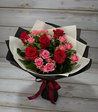 Букет цветов из:  Розы в Дагестанских огнях