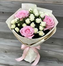 Букет цветов из:  Розы в Дагестанских огнях