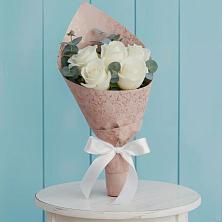 Букет цветов из:  Розы в Дагестанских огнях