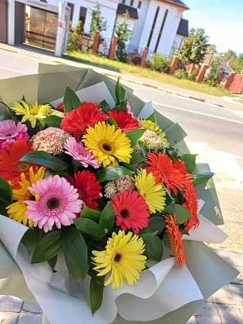 Букет цветов из: Герберы в Дагестанских огнях