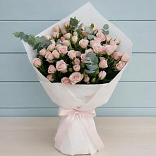 Букет цветов из:  Розы в Дагестанских огнях